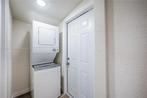 Commercial property in Port Charlotte, Florida № 2052735 - photo 30