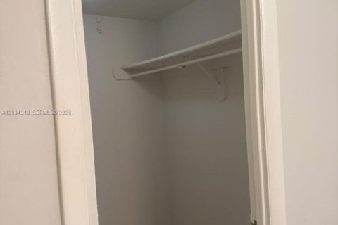 Copropriété à vendre à Miami, Floride: 1 chambre, 76.74 m2 № 2382020 - photo 9
