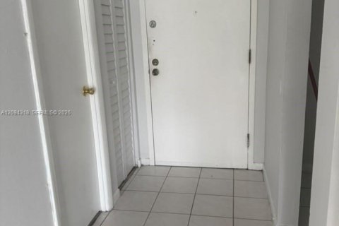 Copropriété à vendre à Miami, Floride: 1 chambre, 76.74 m2 № 2382020 - photo 12
