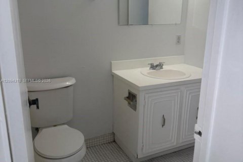 Copropriété à vendre à Miami, Floride: 1 chambre, 76.74 m2 № 2382020 - photo 11