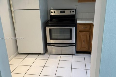 Copropriété à vendre à Miami, Floride: 1 chambre, 76.74 m2 № 2382020 - photo 10