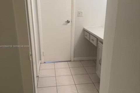 Copropriété à vendre à Miami, Floride: 1 chambre, 76.74 m2 № 2382020 - photo 5