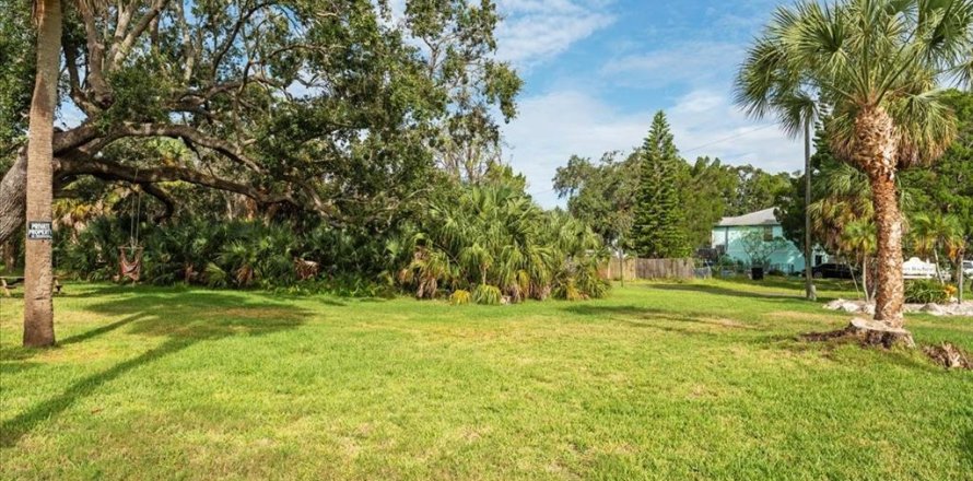 Terreno en Port Richey, Florida № 2166512