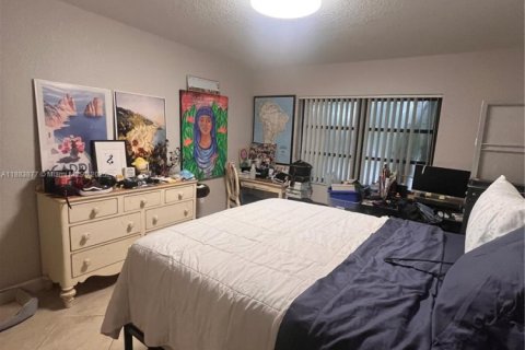 Copropriété à vendre à Miami, Floride: 1 chambre, 79.34 m2 № 1930907 - photo 12