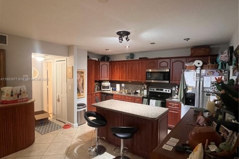 Copropriété à vendre à Miami, Floride: 1 chambre, 79.34 m2 № 1930907 - photo 5