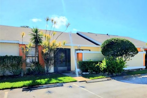 Condominio en alquiler en Kissimmee, Florida, 2 dormitorios, 88.63 m2 № 1919613 - foto 2