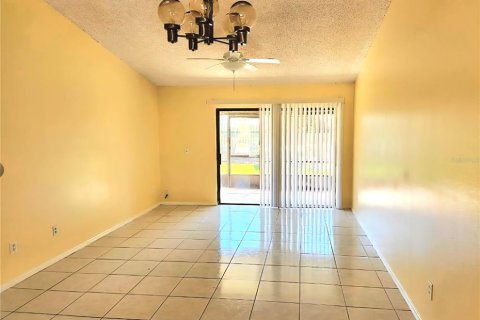 Condominio en alquiler en Kissimmee, Florida, 2 dormitorios, 88.63 m2 № 1919613 - foto 5