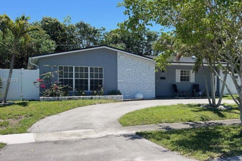 House in Lauderdale Lakes, Florida 3 bedrooms, 120.77 sq.m. № 1683664 - photo 7
