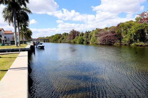 Touwnhouse à louer à Dania Beach, Floride: 3 chambres, 246.93 m2 № 2027847 - photo 5