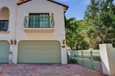 Touwnhouse à louer à Dania Beach, Floride: 3 chambres, 246.93 m2 № 2027847 - photo 2