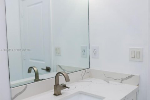 Touwnhouse à louer à Dania Beach, Floride: 3 chambres, 246.93 m2 № 2027847 - photo 24