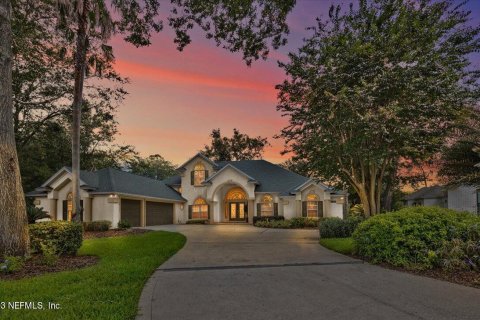 House in Jacksonville, Florida 4 bedrooms, 392.42 sq.m. № 801603 - photo 1