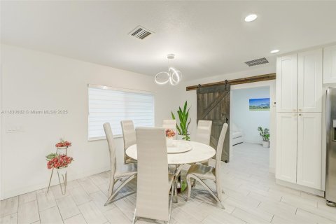 House in LaBelle, Florida 3 bedrooms, 189.89 sq.m. № 1808983 - photo 18