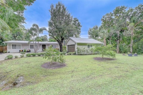 House in LaBelle, Florida 3 bedrooms, 189.89 sq.m. № 1808983 - photo 2
