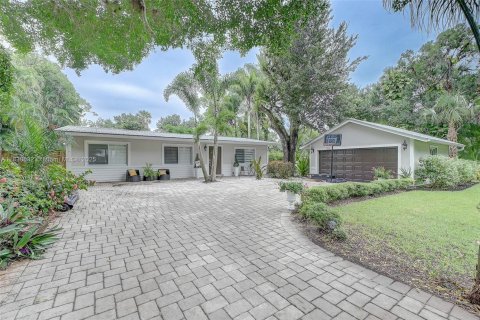 House in LaBelle, Florida 3 bedrooms, 189.89 sq.m. № 1808983 - photo 1