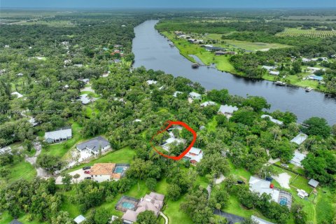 House in LaBelle, Florida 3 bedrooms, 189.89 sq.m. № 1808983 - photo 29