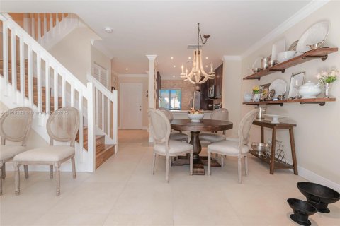 Townhouse in Pembroke Pines, Florida 3 bedrooms, 126.44 sq.m. № 2012924 - photo 11