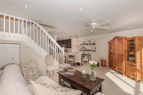 Townhouse in Pembroke Pines, Florida 3 bedrooms, 126.44 sq.m. № 2012924 - photo 8