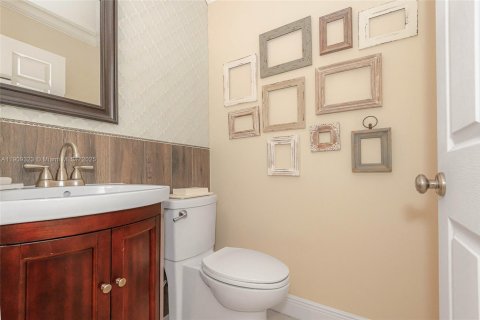 Townhouse in Pembroke Pines, Florida 3 bedrooms, 126.44 sq.m. № 2012924 - photo 16
