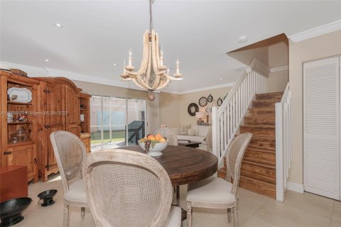 Townhouse in Pembroke Pines, Florida 3 bedrooms, 126.44 sq.m. № 2012924 - photo 5