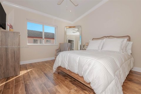 Townhouse in Pembroke Pines, Florida 3 bedrooms, 126.44 sq.m. № 2012924 - photo 18