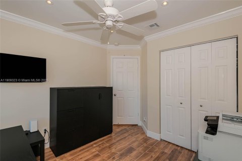 Townhouse in Pembroke Pines, Florida 3 bedrooms, 126.44 sq.m. № 2012924 - photo 24