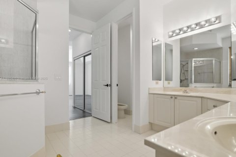 Casa en alquiler en Pembroke Pines, Florida, 5 dormitorios, 310.76 m2 № 1948278 - foto 26