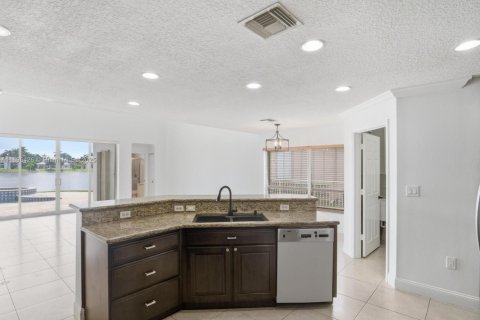 Casa en alquiler en Pembroke Pines, Florida, 5 dormitorios, 310.76 m2 № 1948278 - foto 17