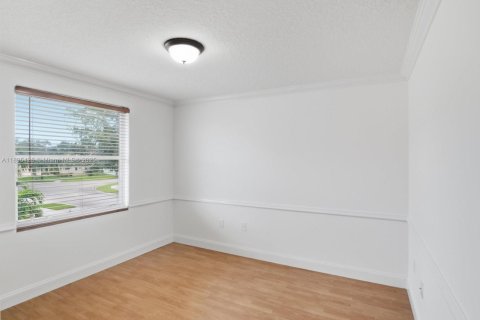 Casa en alquiler en Pembroke Pines, Florida, 5 dormitorios, 310.76 m2 № 1948278 - foto 29