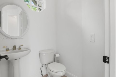 Casa en alquiler en Pembroke Pines, Florida, 5 dormitorios, 310.76 m2 № 1948278 - foto 14