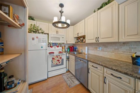 Copropriété à vendre à Sarasota, Floride: 2 chambres, 84.45 m2 № 2115115 - photo 14