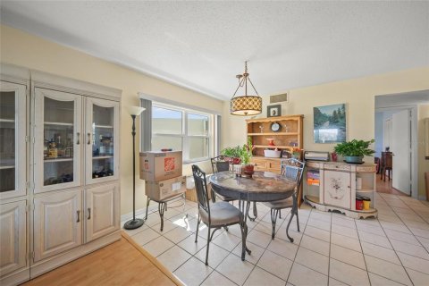 Copropriété à vendre à Sarasota, Floride: 2 chambres, 84.45 m2 № 2115115 - photo 18