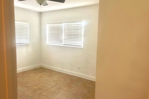 Casa en venta en Fort Lauderdale, Florida, 5 dormitorios, 152.45 m2 № 2184055 - foto 18
