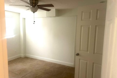 Casa en venta en Fort Lauderdale, Florida, 5 dormitorios, 152.45 m2 № 2184055 - foto 13