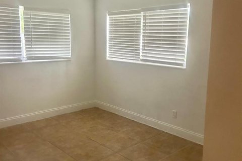 Casa en venta en Fort Lauderdale, Florida, 5 dormitorios, 152.45 m2 № 2184055 - foto 12