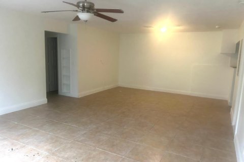 Casa en venta en Fort Lauderdale, Florida, 5 dormitorios, 152.45 m2 № 2184055 - foto 3