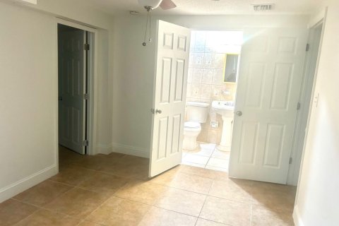 Casa en venta en Fort Lauderdale, Florida, 5 dormitorios, 152.45 m2 № 2184055 - foto 16