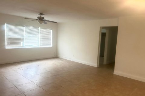 Casa en venta en Fort Lauderdale, Florida, 5 dormitorios, 152.45 m2 № 2184055 - foto 2