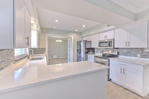 Casa en alquiler en Tampa, Florida, 4 dormitorios, 269.23 m2 № 2102330 - foto 22