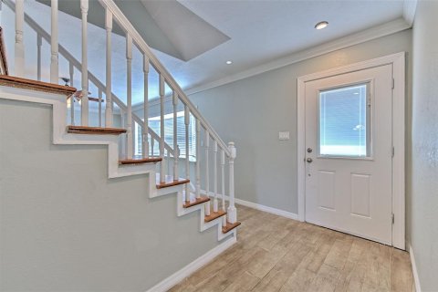 Casa en alquiler en Tampa, Florida, 4 dormitorios, 269.23 m2 № 2102330 - foto 9