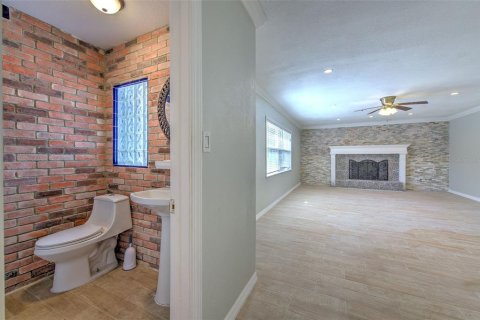 House in Tampa, Florida 4 bedrooms, 269.23 sq.m. № 2102330 - photo 27