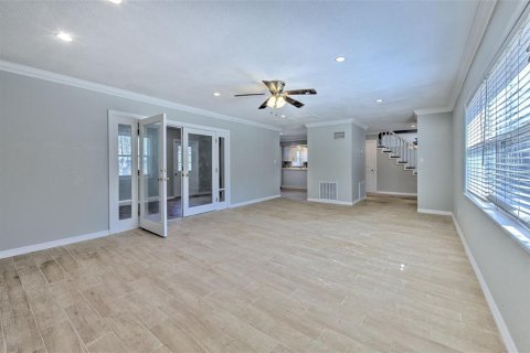 House in Tampa, Florida 4 bedrooms, 269.23 sq.m. № 2102330 - photo 30