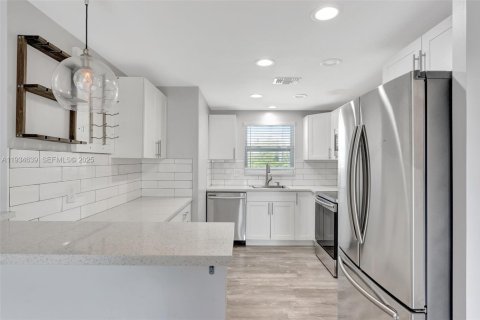 Снять в аренду кондоминиум в Форт-Лодердейл, Флорида 2 спальни, 83.61м2, № 1992808 - фото 5