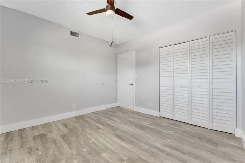 Снять в аренду кондоминиум в Форт-Лодердейл, Флорида 2 спальни, 83.61м2, № 1992808 - фото 26