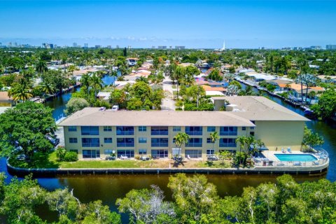 Кондоминиум с 2 спальнями в Форт-Лодердейл, Флорида № 1992808