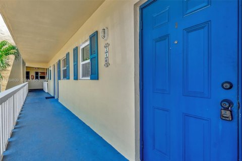 Снять в аренду кондоминиум в Форт-Лодердейл, Флорида 2 спальни, 83.61м2, № 1992808 - фото 4