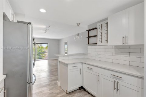 Снять в аренду кондоминиум в Форт-Лодердейл, Флорида 2 спальни, 83.61м2, № 1992808 - фото 10