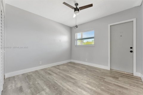 Снять в аренду кондоминиум в Форт-Лодердейл, Флорида 2 спальни, 83.61м2, № 1992808 - фото 24