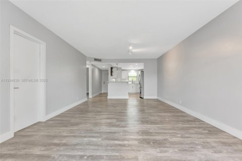 Снять в аренду кондоминиум в Форт-Лодердейл, Флорида 2 спальни, 83.61м2, № 1992808 - фото 14