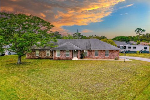 House in Edgewater, Florida 3 bedrooms, 191.56 sq.m. № 1598029 - photo 1